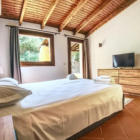 Villa Splendida Con Piscina - Sardegna
